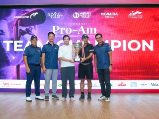 Pasangan Darcy Brererton/Sofjan Arsad Juarai Nomor Beregu Turnamen Golf The Indonesia Pro-Am presented by Combiphar & Nomura