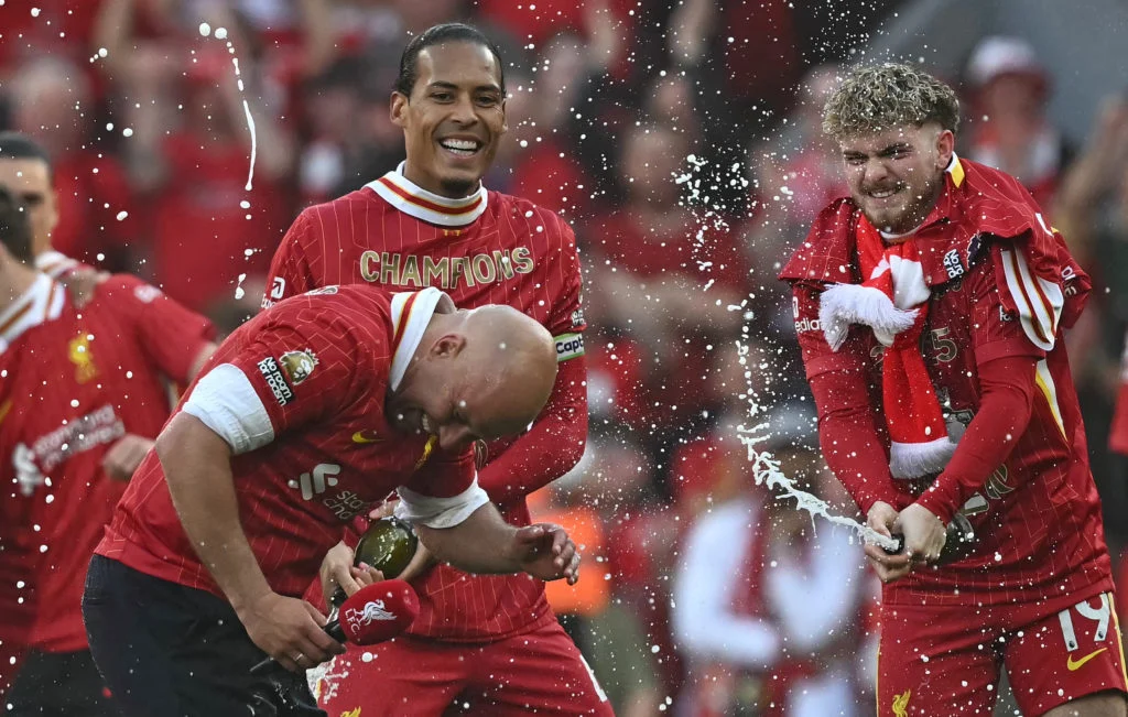 Mengukir Takdir: Arne Slot dan Gelar Ke-20 Liverpool